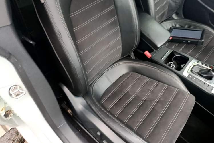 Used Volkswagen FAW-Volkswagen CC 2016 1.8TSI Luxury Model Right Front Seat