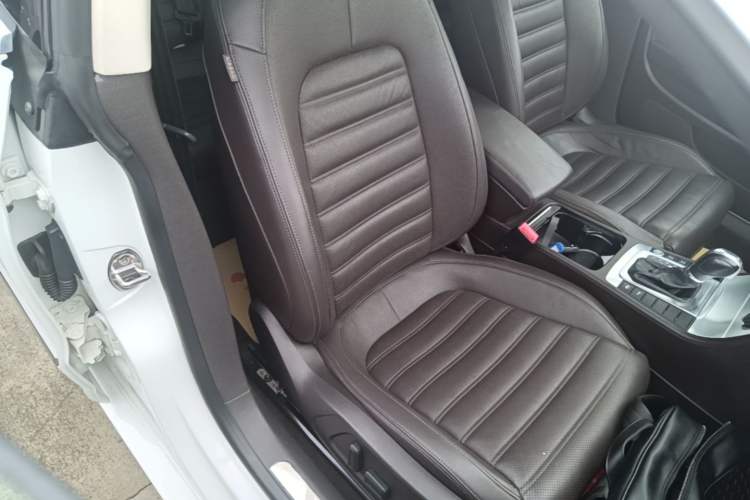 Used Volkswagen FAW-Volkswagen CC 2016 1.8TSI Luxury Model Right Front Seat