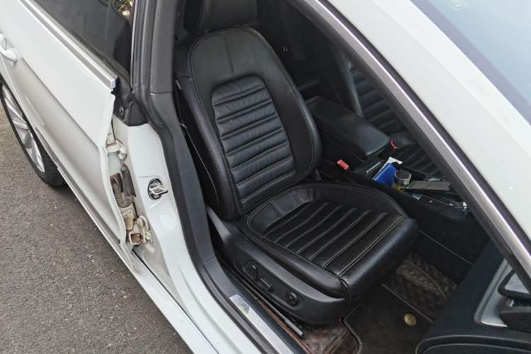 Used Volkswagen FAW-Volkswagen CC 2016 1.8TSI Prestige Model Right Front Seat