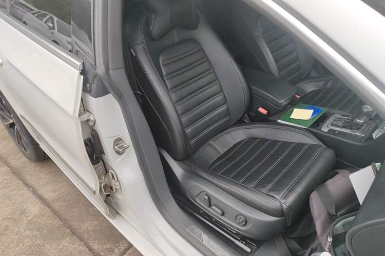Used Volkswagen FAW-Volkswagen CC 2016 1.8TSI Prestige Model Right Front Seat