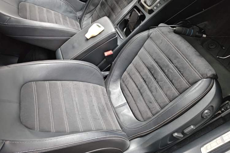Used Volkswagen FAW-Volkswagen CC 2016 300TSI 25th Anniversary Edition Right Front Seat