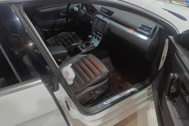 Used Volkswagen FAW-Volkswagen CC 2016 1.8TSI Luxury Model Right Front Seat