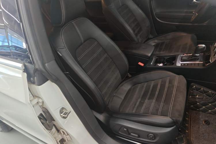 Used Volkswagen FAW-Volkswagen CC 2016 1.8TSI Luxury Model Right Front Seat