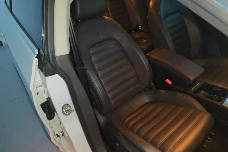 Used Volkswagen FAW-Volkswagen CC 2016 1.8TSI Luxury Model Right Front Seat