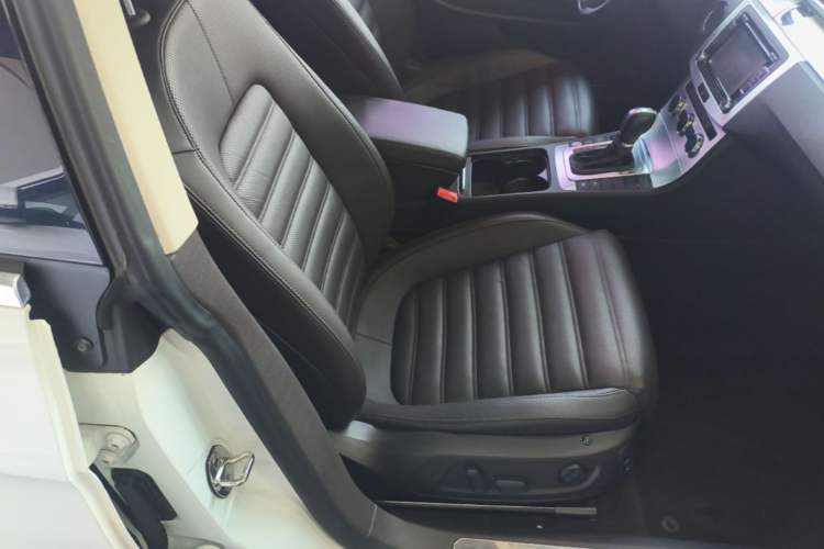 Used Volkswagen FAW-Volkswagen CC 2016 1.8TSI Luxury Model Right Front Seat