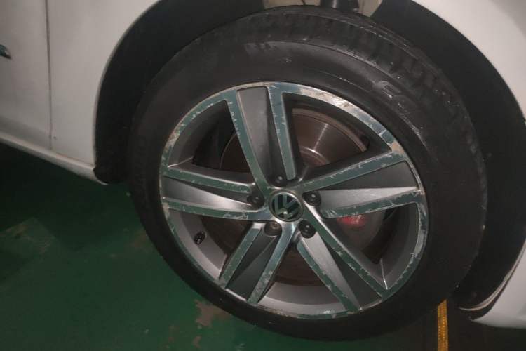 Used Volkswagen FAW-Volkswagen CC 2016 300TSI 25th Anniversary Edition Right Front Wheel Hub