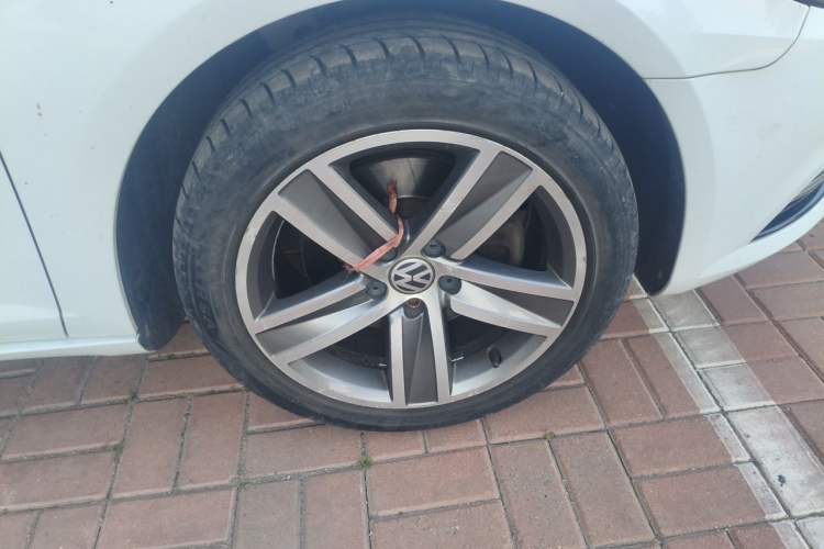 Used Volkswagen FAW-Volkswagen CC 2016 1.8TSI Prestige Model Right Front Wheel Hub