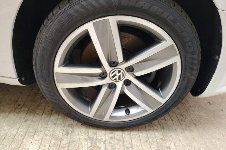 Used Volkswagen FAW-Volkswagen CC 2016 1.8TSI Prestige Model Right Front Wheel Hub