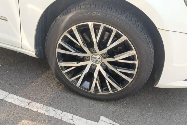 Used Volkswagen FAW-Volkswagen CC 2016 300TSI 25th Anniversary Edition Right Front Wheel Hub