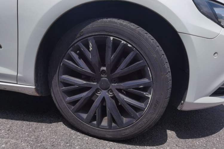 Used Volkswagen FAW-Volkswagen CC 2016 1.8TSI Luxury Model Right Front Wheel Hub