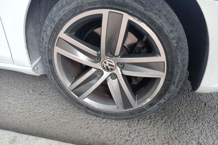 Used Volkswagen FAW-Volkswagen CC 2016 1.8TSI Prestige Model Right Front Wheel Hub