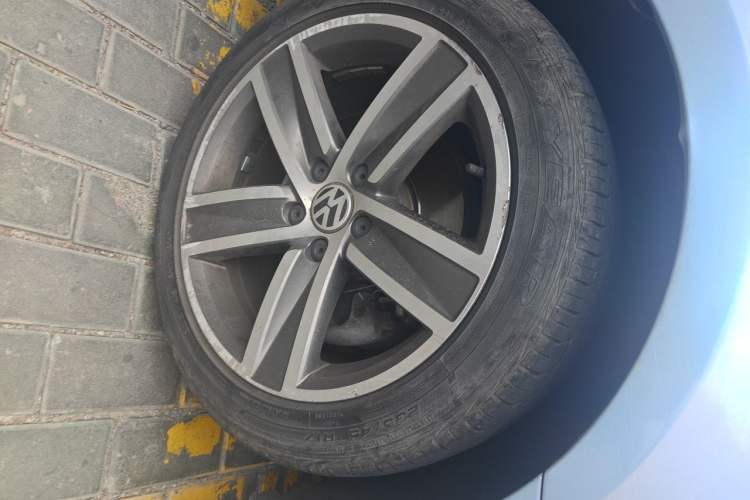 Used Volkswagen FAW-Volkswagen CC 2016 1.8TSI Prestige Model Right Front Wheel Hub