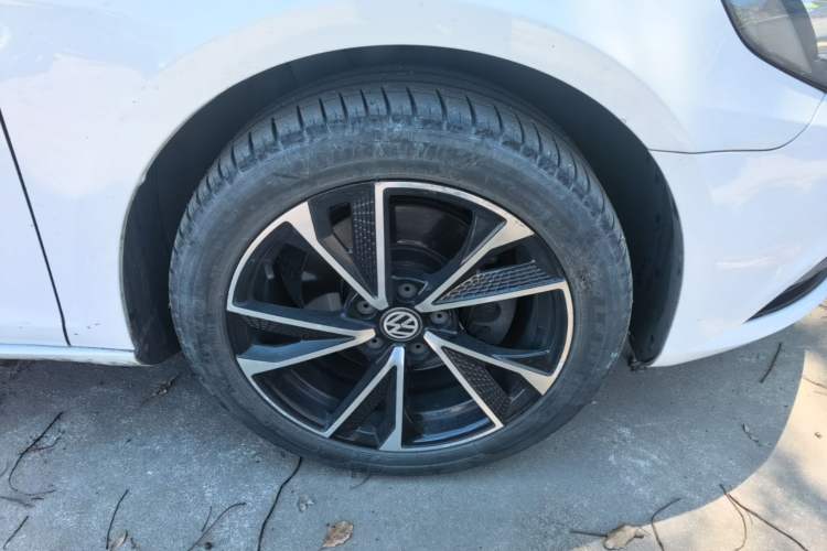 Used Volkswagen FAW-Volkswagen CC 2016 1.8TSI Prestige Model Right Front Wheel Hub