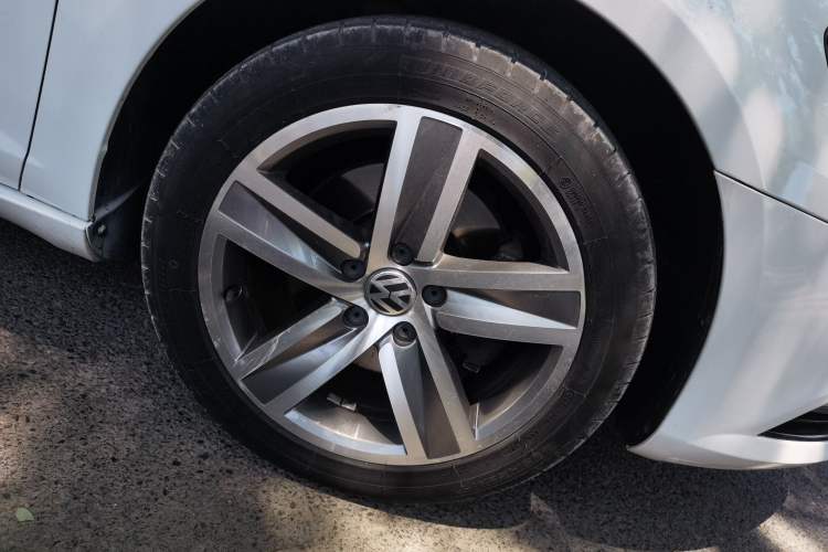 Used Volkswagen FAW-Volkswagen CC 2016 1.8TSI Prestige Model Right Front Wheel Hub