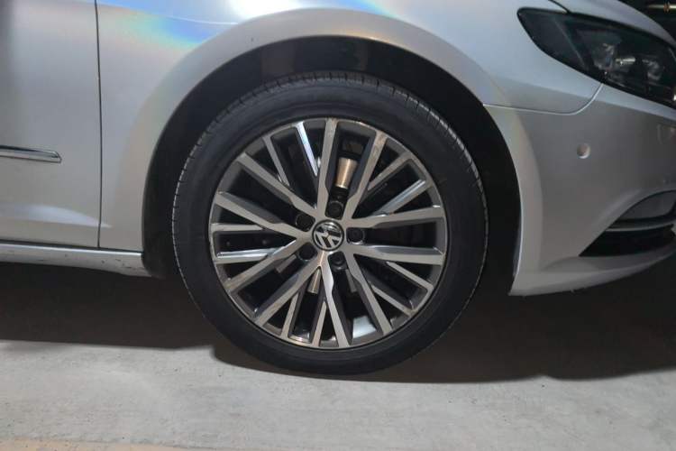 Used Volkswagen FAW-Volkswagen CC 2016 1.8TSI Luxury Model Right Front Wheel Hub