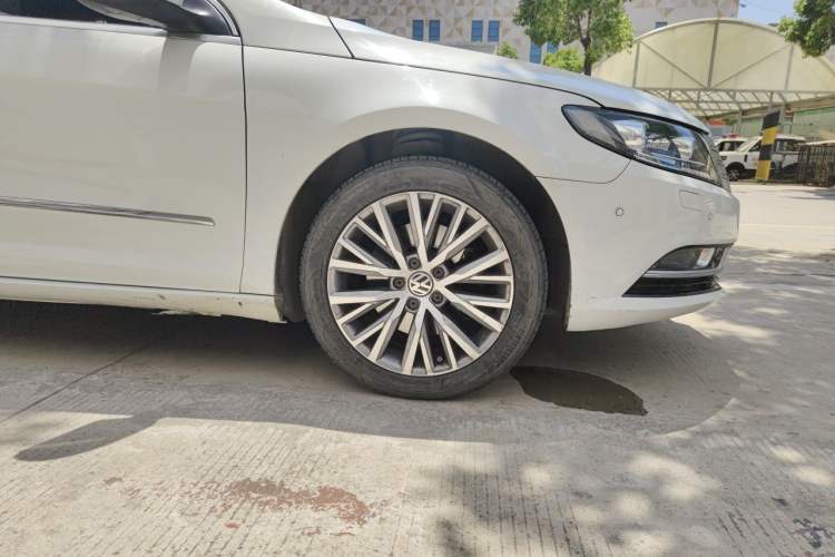 Used Volkswagen FAW-Volkswagen CC 2016 1.8TSI Luxury Model Right Front Wheel Hub