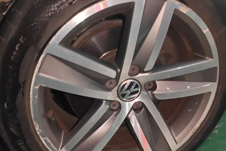 Used Volkswagen FAW-Volkswagen CC 2016 1.8TSI Prestige Model Right Front Wheel Hub