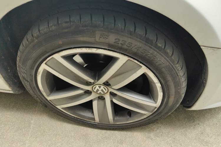 Used Volkswagen FAW-Volkswagen CC 2016 1.8TSI Prestige Model Right Front Wheel Hub