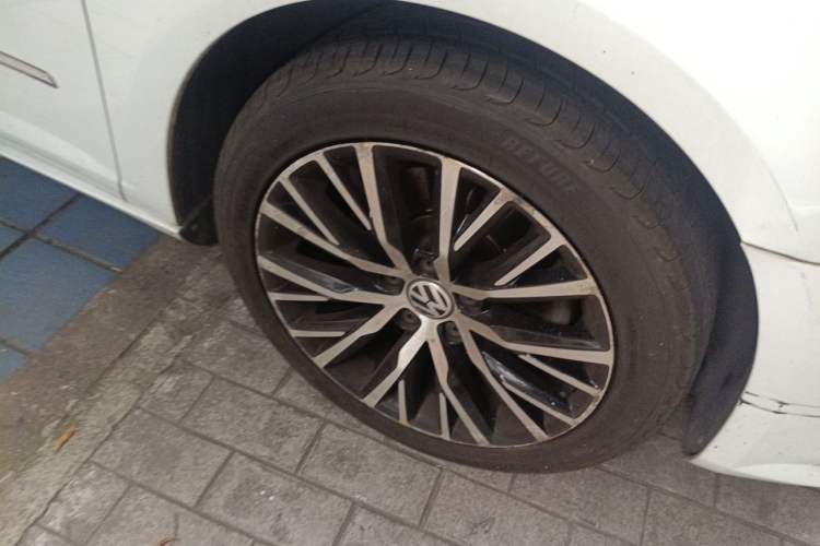 Used Volkswagen FAW-Volkswagen CC 2016 2.0 TSI Ultimate Edition Right Front Wheel Hub