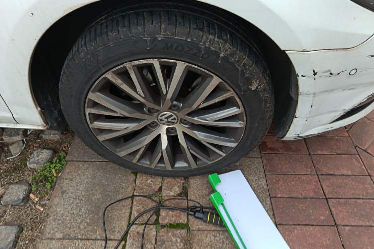 Used Volkswagen FAW-Volkswagen CC 2016 1.8TSI Luxury Model Right Front Wheel Hub