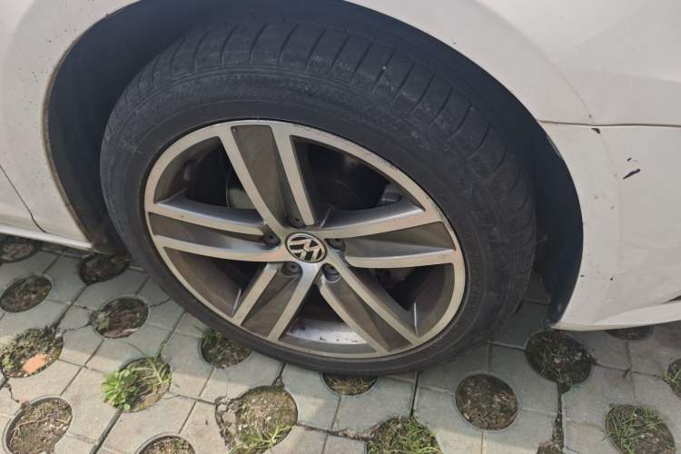 Used Volkswagen FAW-Volkswagen CC 2016 1.8TSI Prestige Model Right Front Wheel Hub