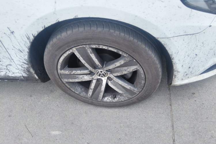 Used Volkswagen FAW-Volkswagen CC 2016 1.8TSI Prestige Model Right Front Wheel Hub