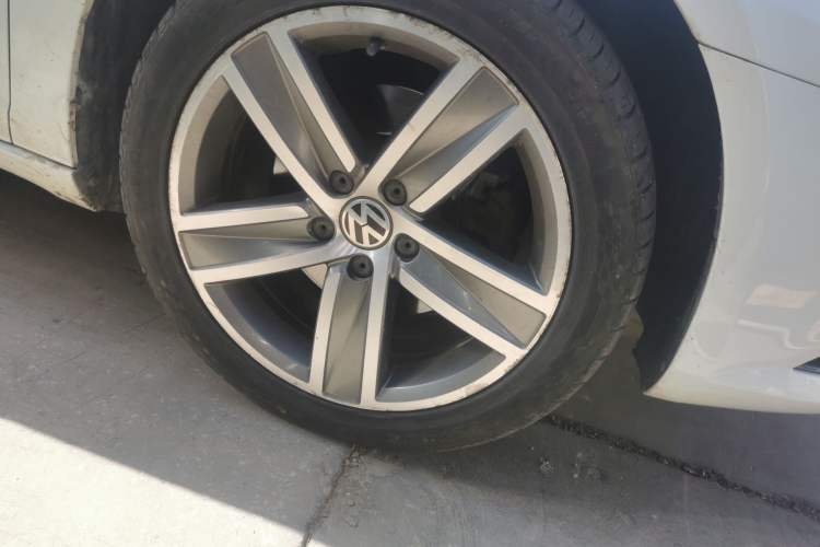 Used Volkswagen FAW-Volkswagen CC 2016 1.8TSI Prestige Model Right Front Wheel Hub