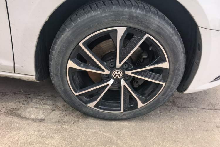 Used Volkswagen FAW-Volkswagen CC 2016 1.8TSI Prestige Model Right Front Wheel Hub