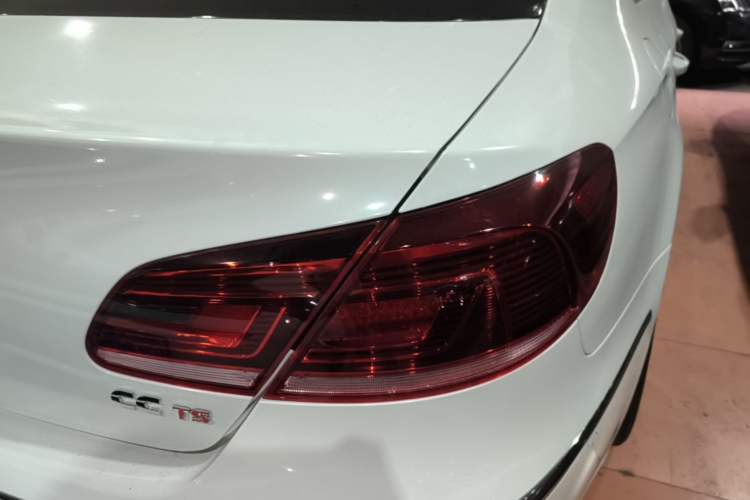 Used Volkswagen FAW-Volkswagen CC 2016 2.0 TSI Luxury Model Right Rear Taillight