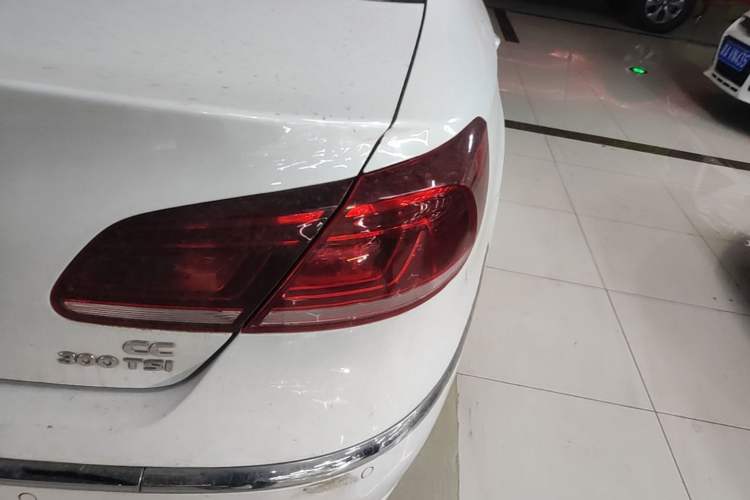 Used Volkswagen FAW-Volkswagen CC 2016 1.8TSI Prestige Model Right Rear Taillight