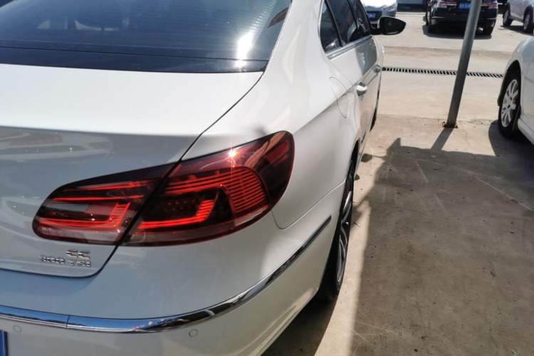 Used Volkswagen FAW-Volkswagen CC 2016 1.8TSI Prestige Model Right Rear Taillight
