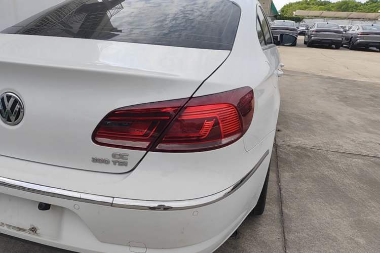 Used Volkswagen FAW-Volkswagen CC 2016 1.8TSI Prestige Model Right Rear Taillight