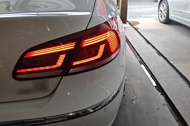 Used Volkswagen FAW-Volkswagen CC 2016 300TSI 25th Anniversary Edition Right Rear Taillight