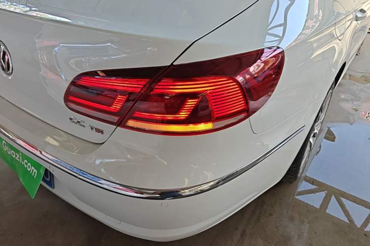Used Volkswagen FAW-Volkswagen CC 2016 1.8TSI Luxury Model Right Rear Taillight