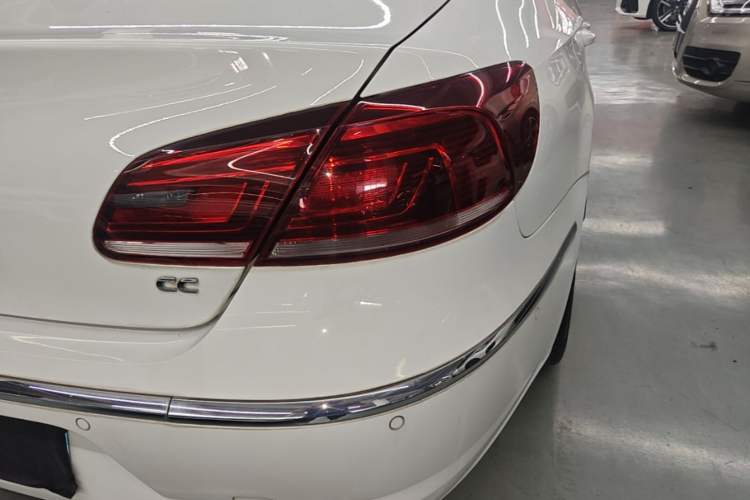Used Volkswagen FAW-Volkswagen CC 2016 1.8TSI Luxury Model Right Rear Taillight