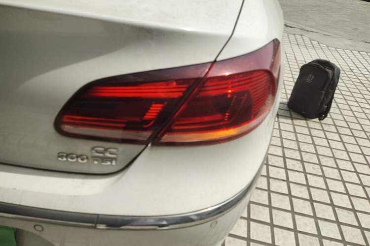 Used Volkswagen FAW-Volkswagen CC 2016 1.8TSI Luxury Model Right Rear Taillight