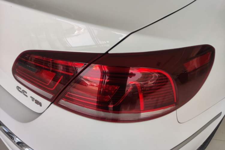 Used Volkswagen FAW-Volkswagen CC 2016 1.8TSI Luxury Model Right Rear Taillight