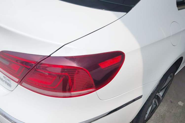 Used Volkswagen FAW-Volkswagen CC 2016 1.8TSI Prestige Model Right Rear Taillight