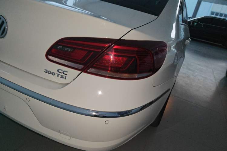 Used Volkswagen FAW-Volkswagen CC 2016 1.8TSI Luxury Model Right Rear Taillight