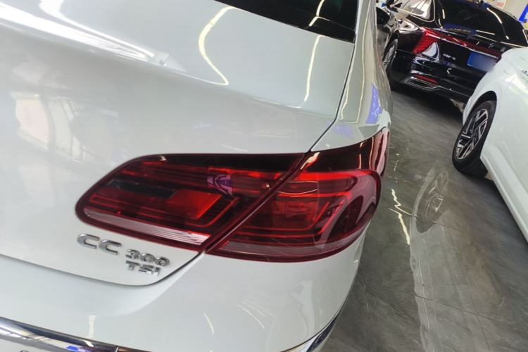 Used Volkswagen FAW-Volkswagen CC 2016 1.8TSI Luxury Model Right Rear Taillight