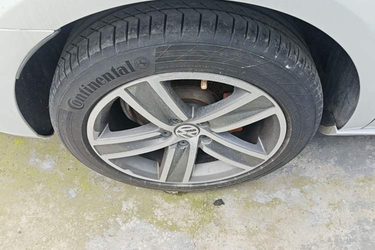 Used Volkswagen FAW-Volkswagen CC 2016 2.0 TSI Luxury Model Right Rear Wheel Hub