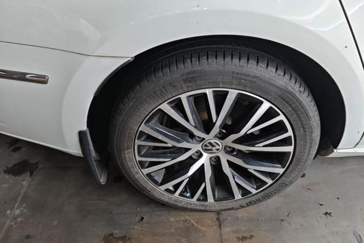 Used Volkswagen FAW-Volkswagen CC 2016 300TSI 25th Anniversary Edition Right Rear Wheel Hub