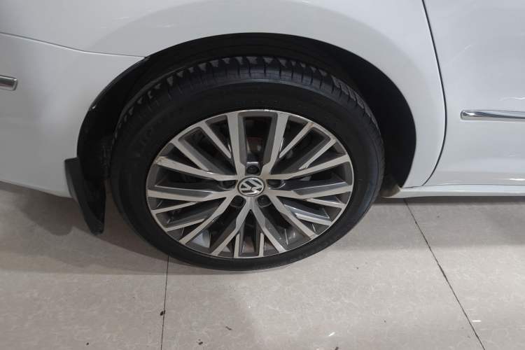 Used Volkswagen FAW-Volkswagen CC 2016 1.8TSI Luxury Model Right Rear Wheel Hub
