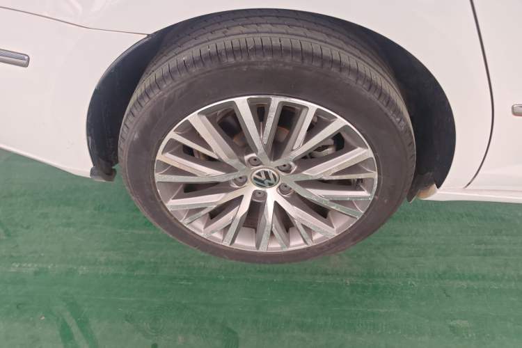 Used Volkswagen FAW-Volkswagen CC 2016 1.8TSI Luxury Model Right Rear Wheel Hub