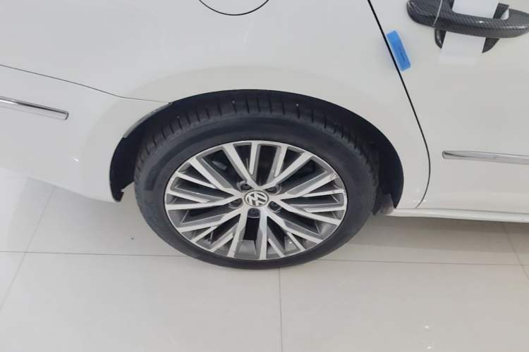 Used Volkswagen FAW-Volkswagen CC 2016 1.8TSI Luxury Model Right Rear Wheel Hub