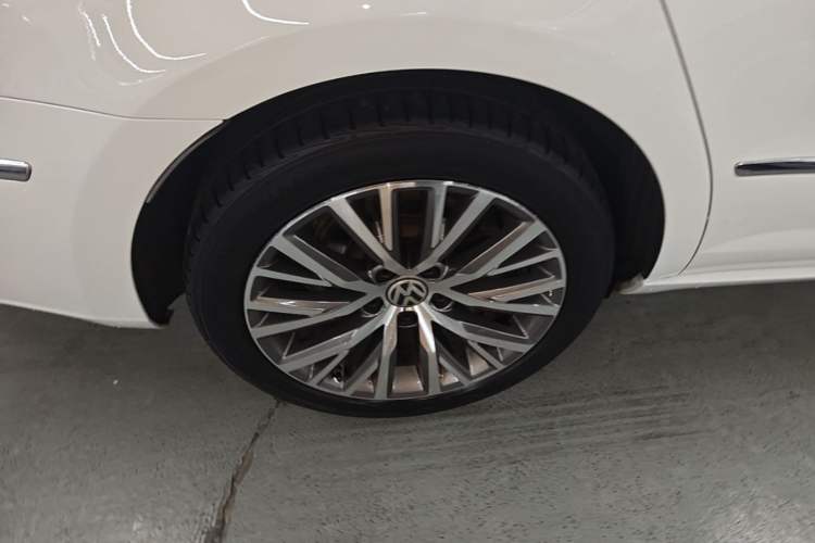 Used Volkswagen FAW-Volkswagen CC 2016 1.8TSI Luxury Model Right Rear Wheel Hub