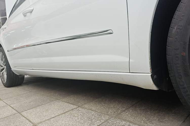 Used Volkswagen FAW-Volkswagen CC 2016 1.8TSI Luxury Model Right Side Sill