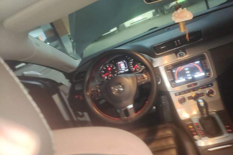 Used Volkswagen FAW-Volkswagen CC 2016 1.8TSI Luxury Model Steering Wheel