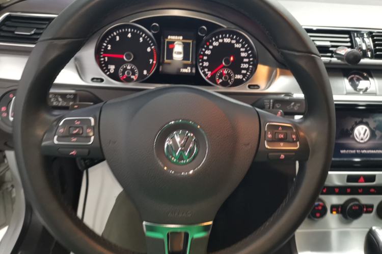 Used Volkswagen FAW-Volkswagen CC 2016 1.8TSI Luxury Model Steering Wheel