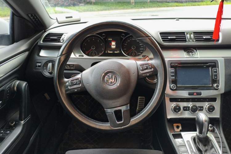 Used Volkswagen FAW-Volkswagen CC 2016 1.8TSI Luxury Model Steering Wheel